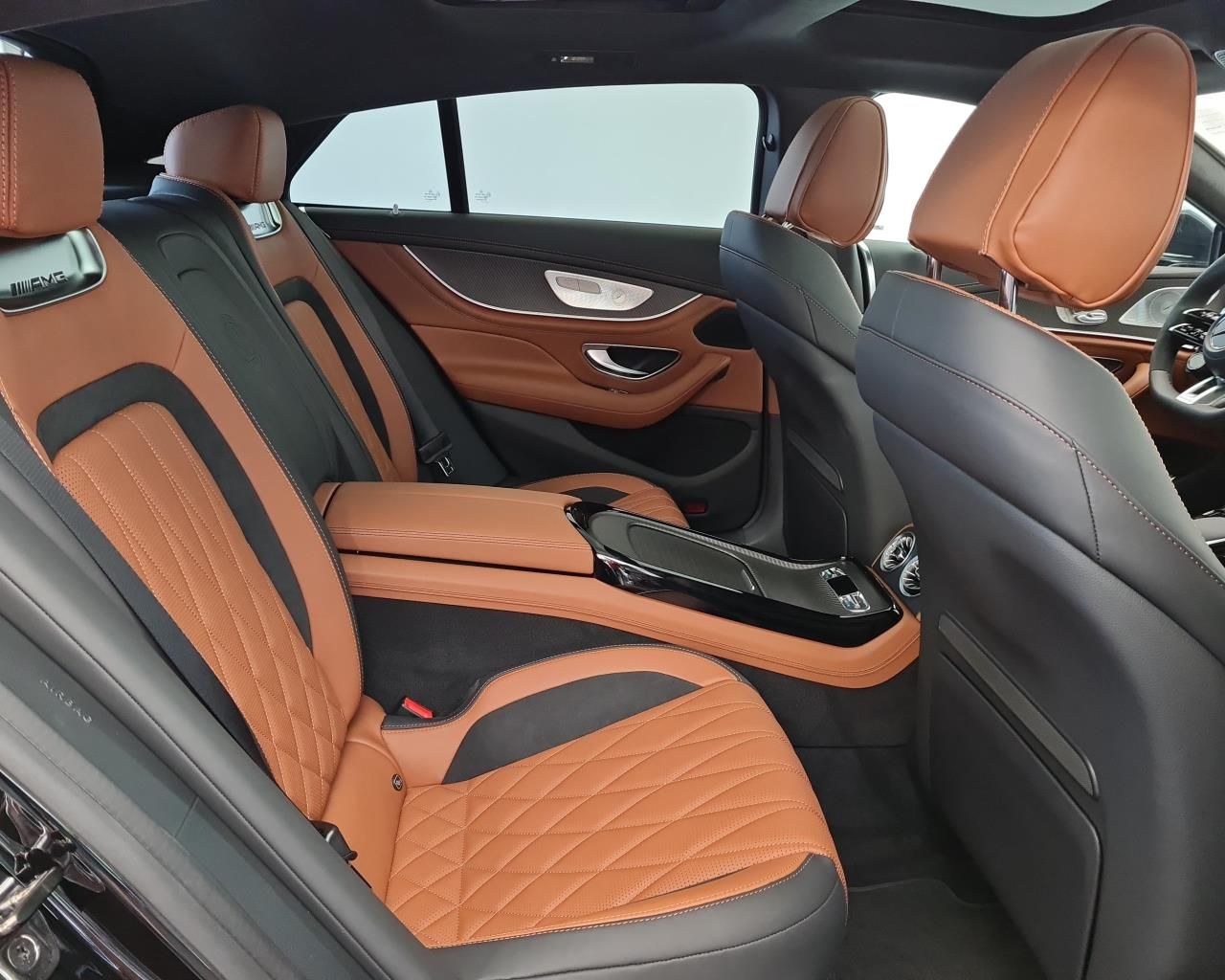 MERCEDES AMG GT 63 S 4MATIC 4-DOOR COUPÉ | skladem | české předváděcí auto | V8 biturbo 639 koní | maximální výbava | keramické brzdy | černá s hnědou kůží | VIP sleva | nákup online | AUTOiBUY.com